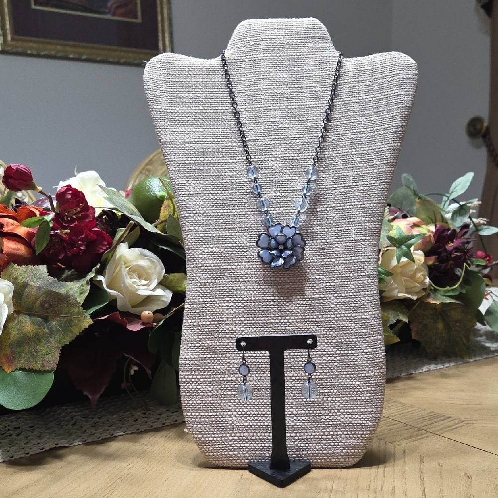 Elegant Blue and Silver Necklace and Earring Set